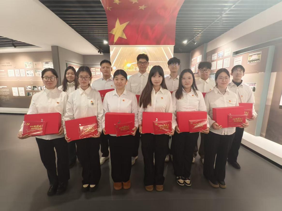 发政治礼物 发政治礼物